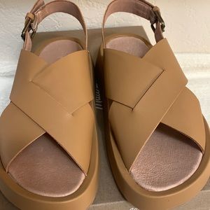 Madewell Leather Platform Sandal size 7 New in Box